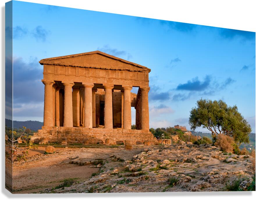 Visit to the temple of concordia in the valley of the temples s