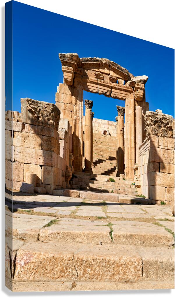 Exploring the ancient ruins of Gerasa in Jordan under clear skie