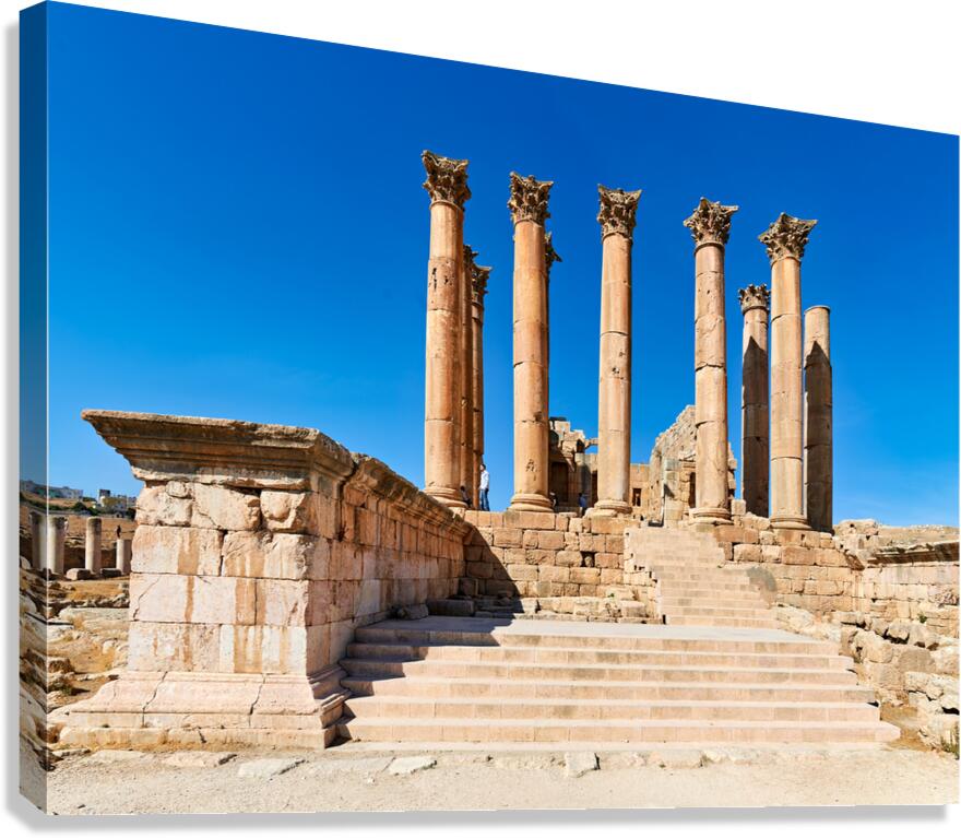 Exploring the remains of Gerasa in Jordan on a sunny day