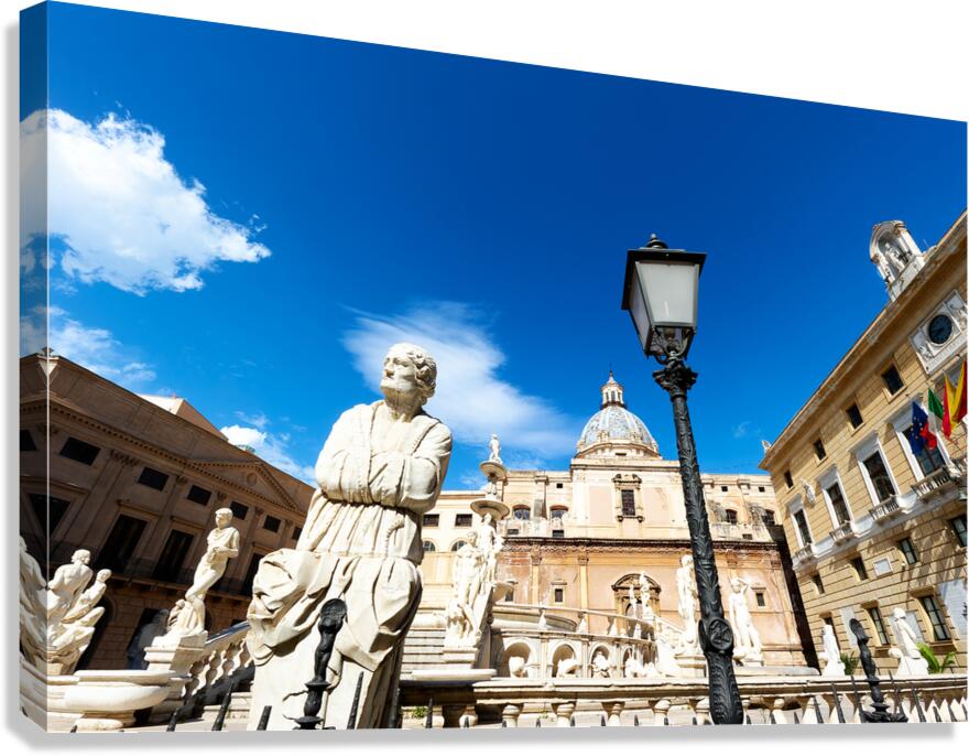 Discover Piazza Pretorias fountain and statues in Palermo