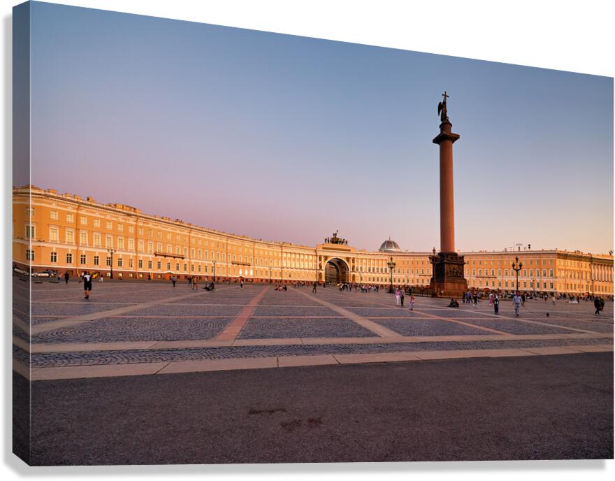 Visit to General Staff Building in Saint Petersburg at dusk