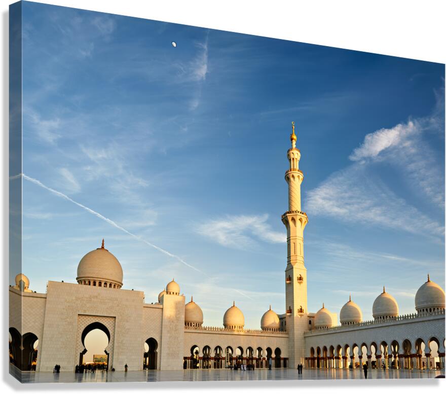 Visit to Sheikh Zayed Grand Mosque in Abu Dhabi at sunset