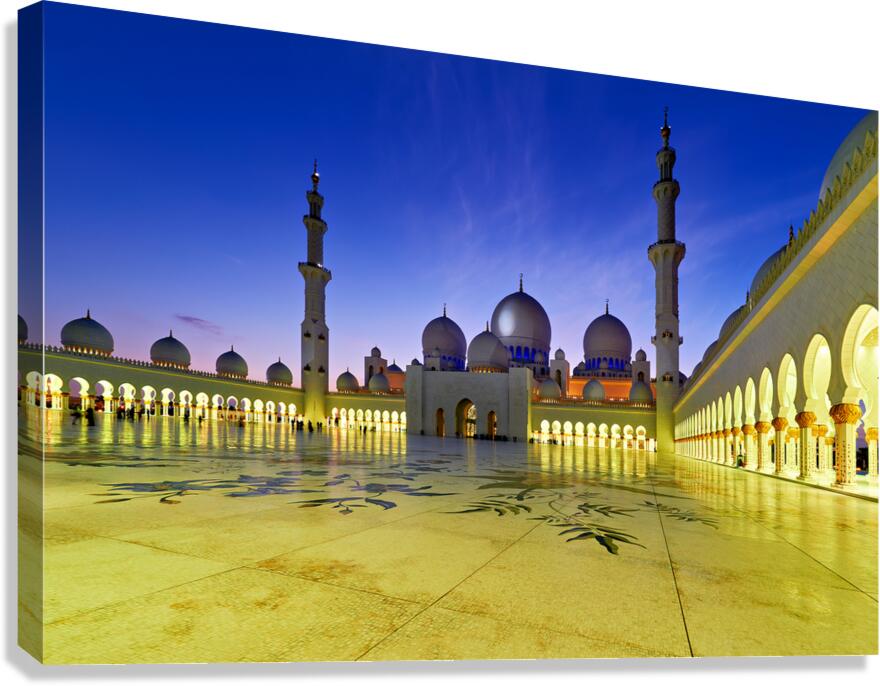 Visit to Sheikh Zayed Grand Mosque in Abu Dhabi at dusk