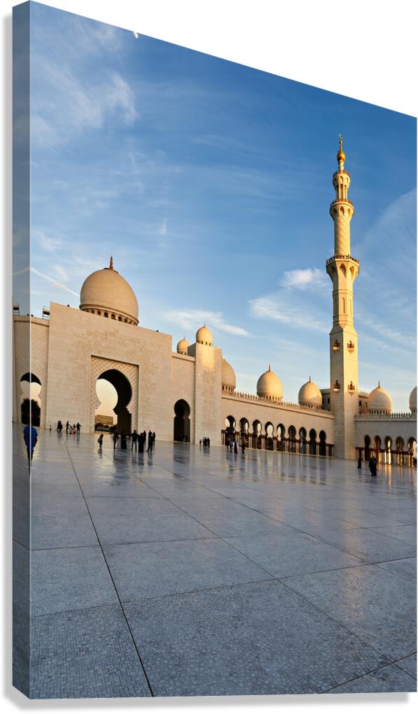 Visit to Sheikh Zayed Grand Mosque in Abu Dhabi at sunset