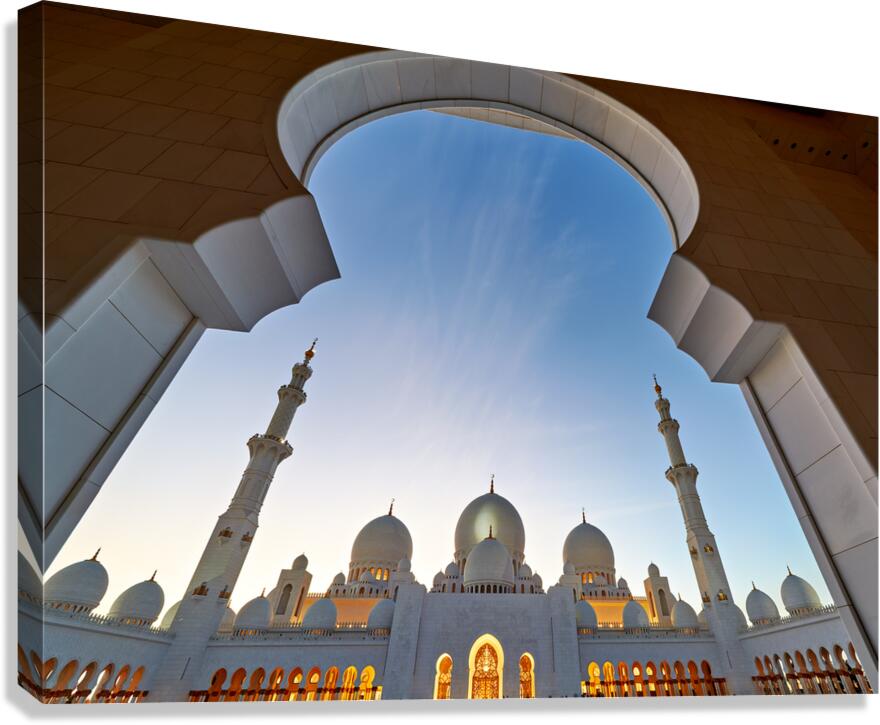 View of Sheikh Zayed Grand Mosque at dusk in Abu Dhabi
