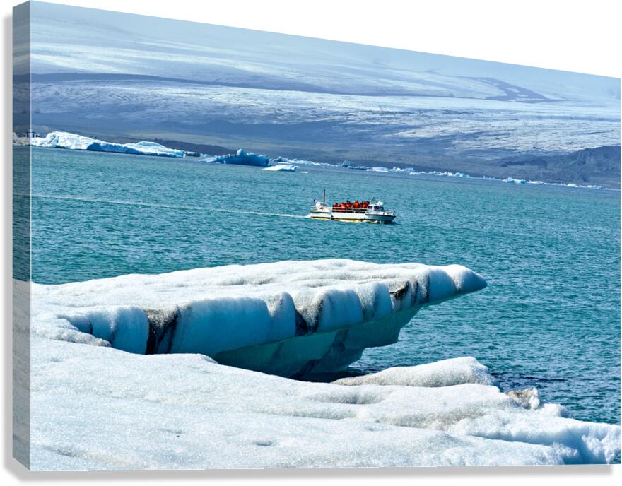 Visit to Jokulsarlon Glacier Lagoon in Iceland with boat tour