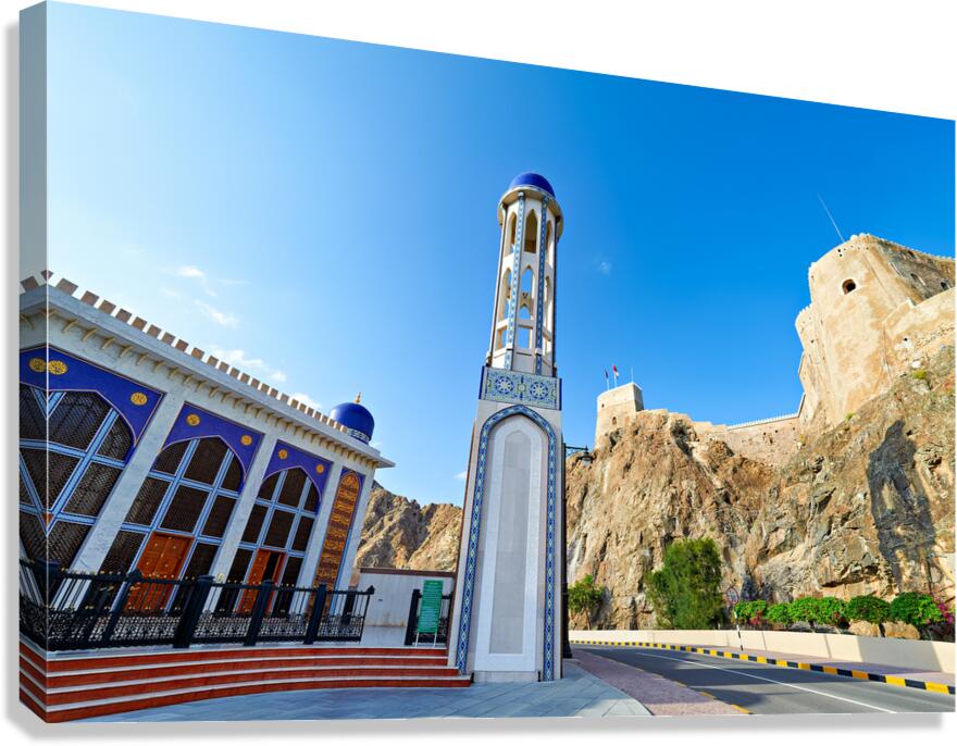 Visit Al Khor mosque in Muscat Oman near the old fort