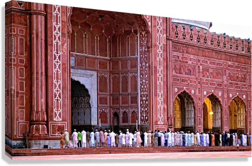 Prayers at Badshahi Mosque during prayer time in Lahore