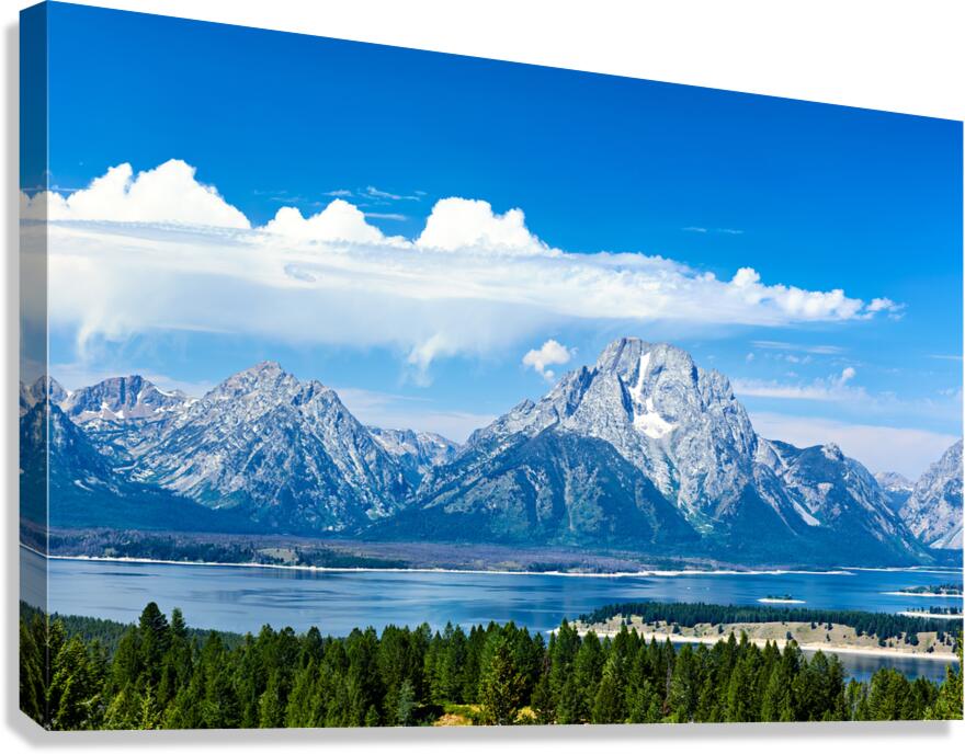 Mountains and lake in Grand Teton National Park during day