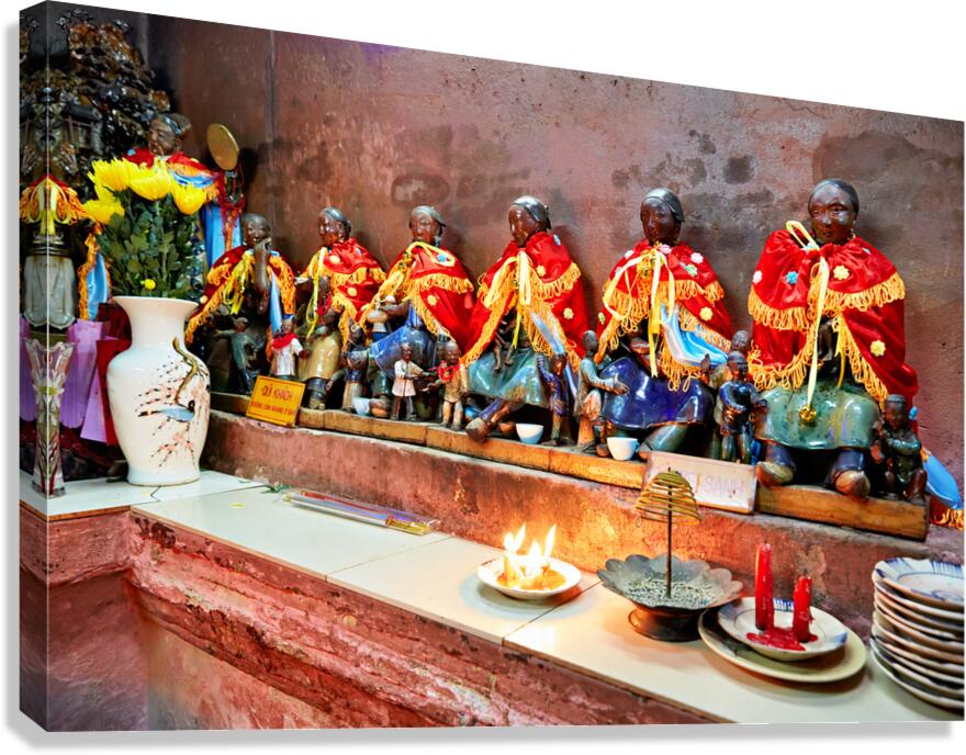 Statues in Ho Chi Minh City reflect local culture and traditions