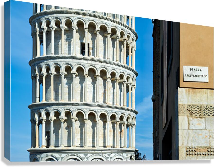 Visiting Pisa in Tuscany Italy to see the Leaning Tower