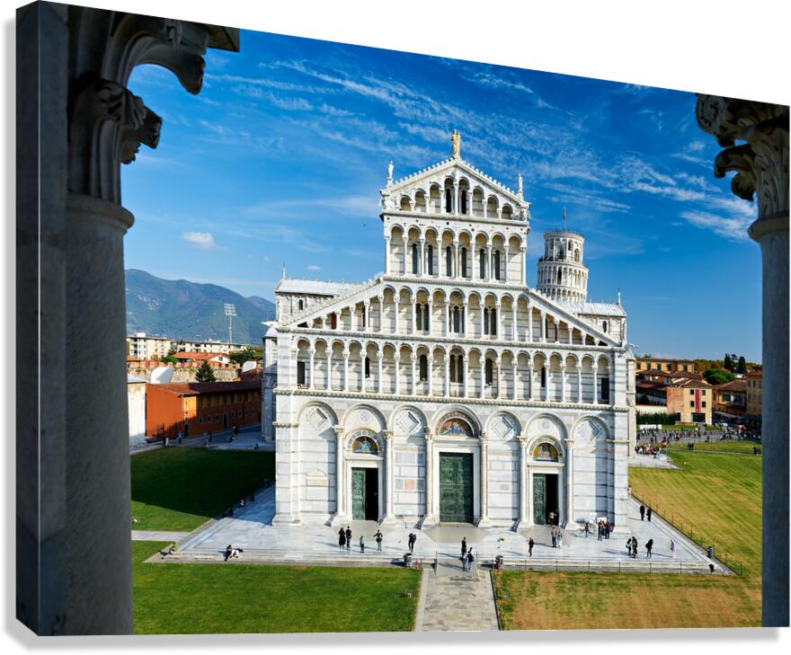 Visit famous landmarks in Pisa Tuscany Italy