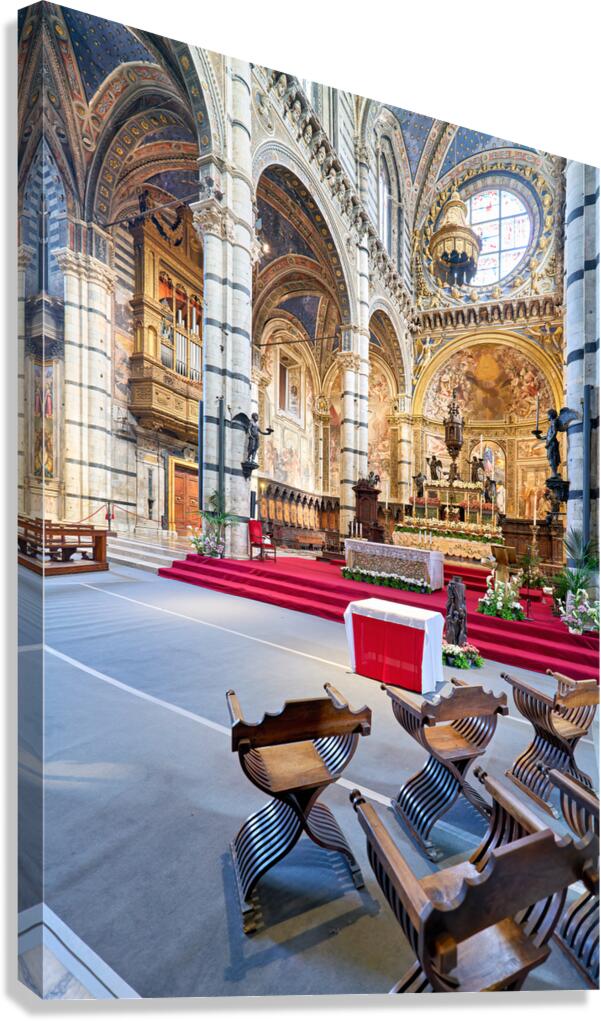 Siena Cathedral features a stunning altar and designs