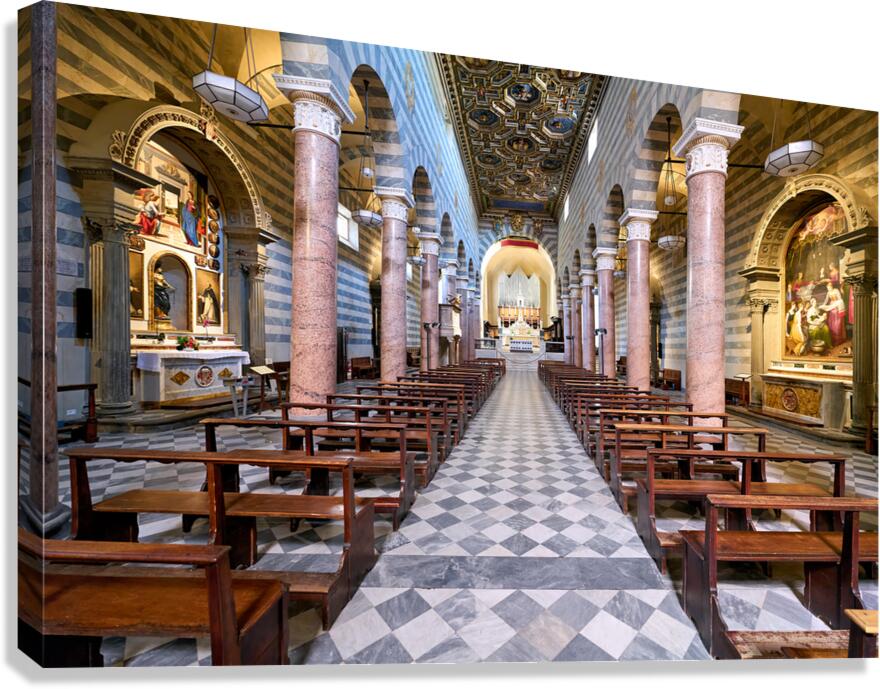 Explore the beauty of Duomo di Volterra in Tuscany Italy