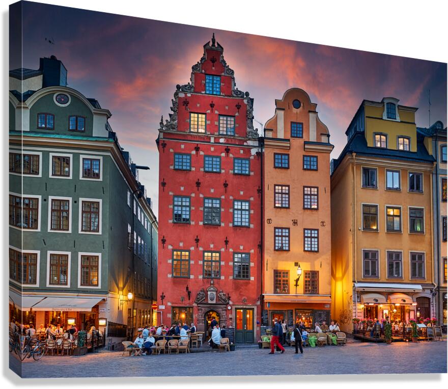 Stortorget square in Gamla Stan shows evening gatherings