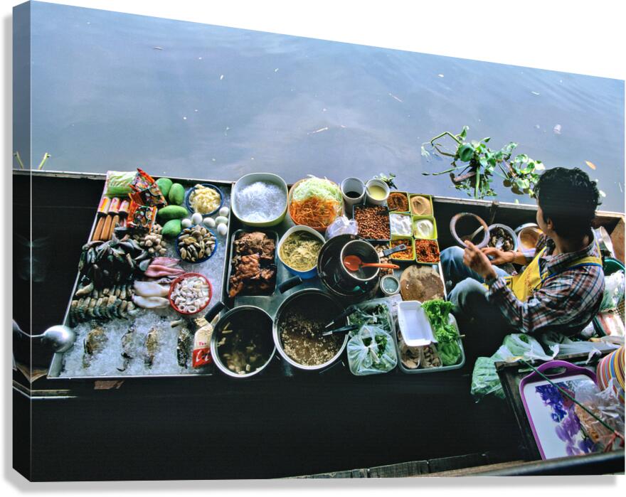 Bangkoks floating market has fresh food and ingredients