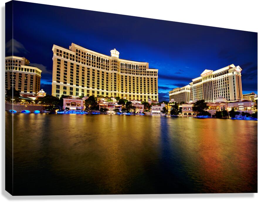 Fountains show at Bellagio and Caesars Palace in Las Vegas