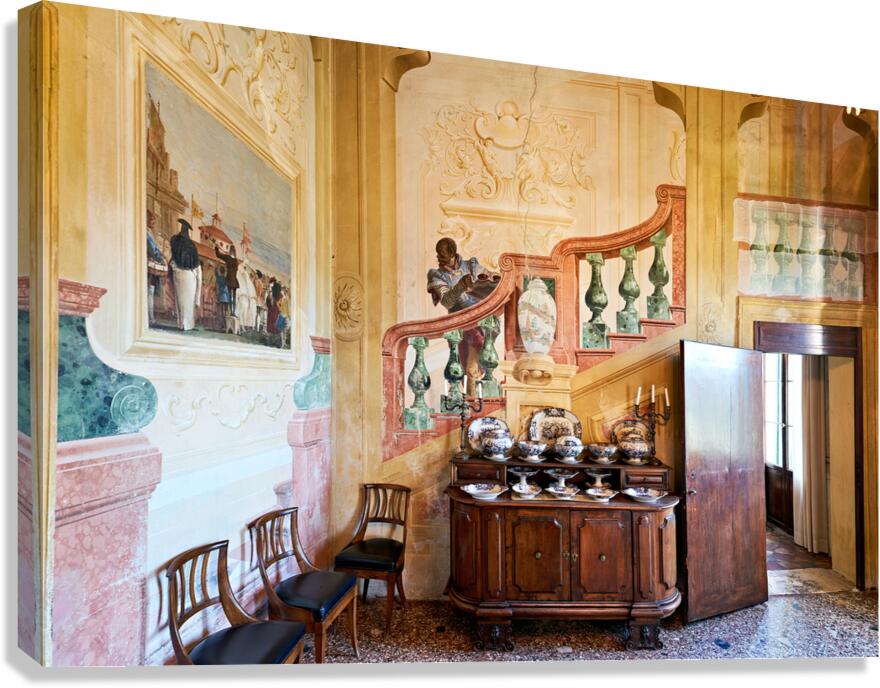Villa Valmarana ai Nani in Vicenza has Tiepolo frescoes