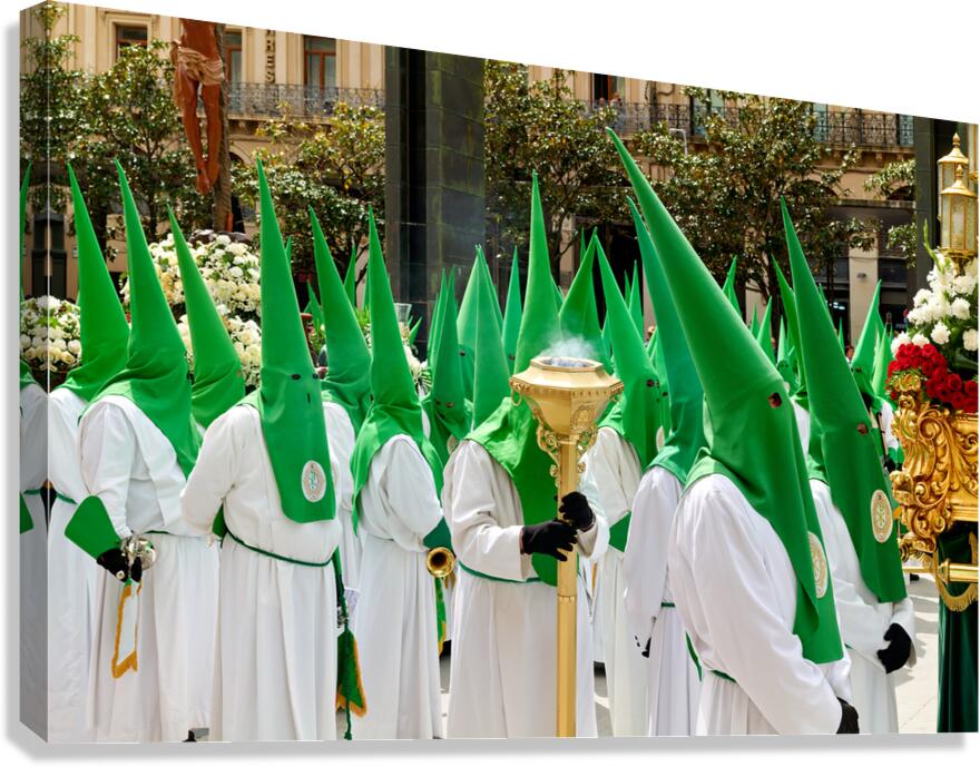 Easter processions in Zaragoza with traditional attire