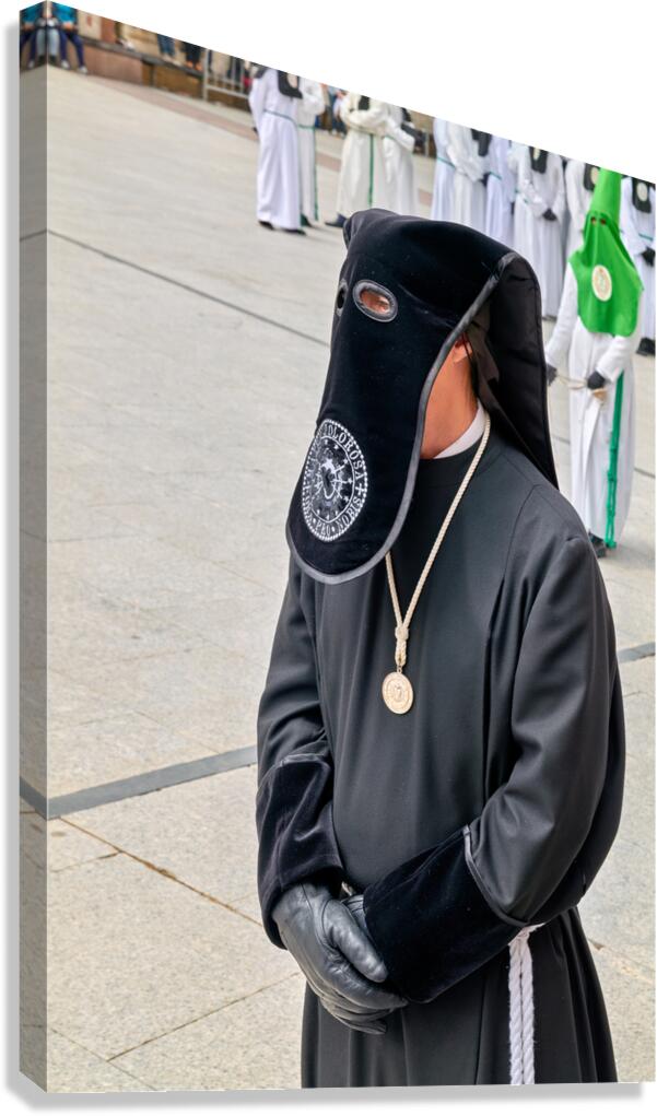 Easter processions in Zaragoza with traditional attire