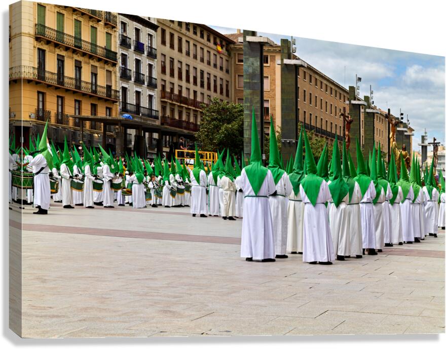 Zaragozas Easter processions showcase unique costumes
