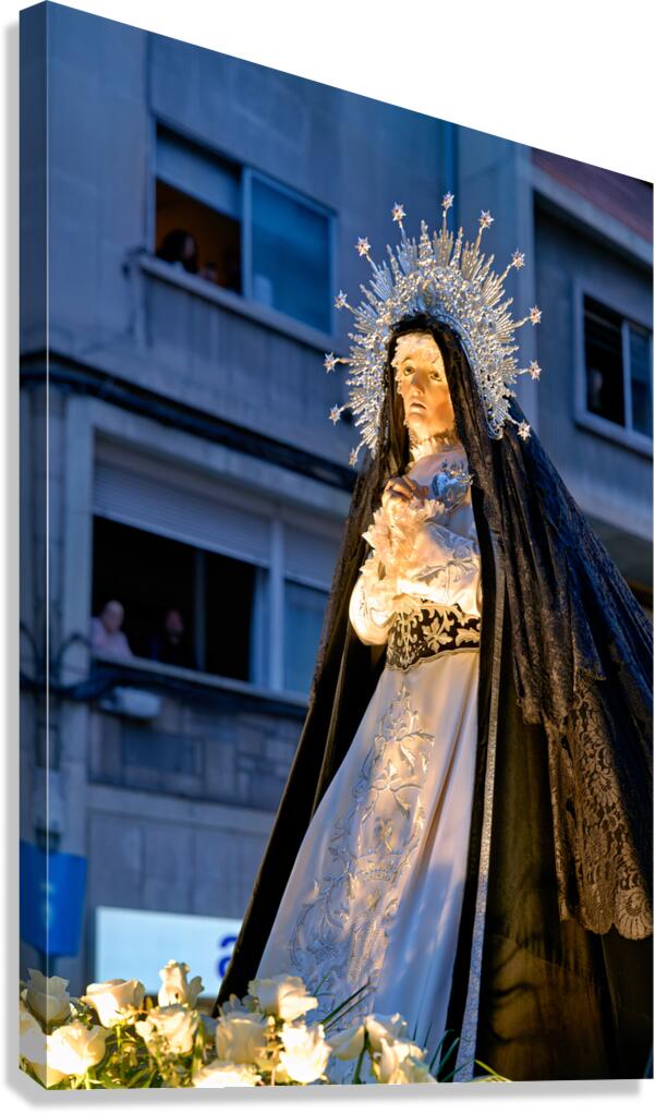 Zaragozas Easter processions celebrate tradition