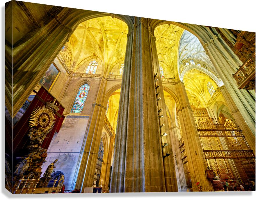 Explore la giralda cathedral in seville spain