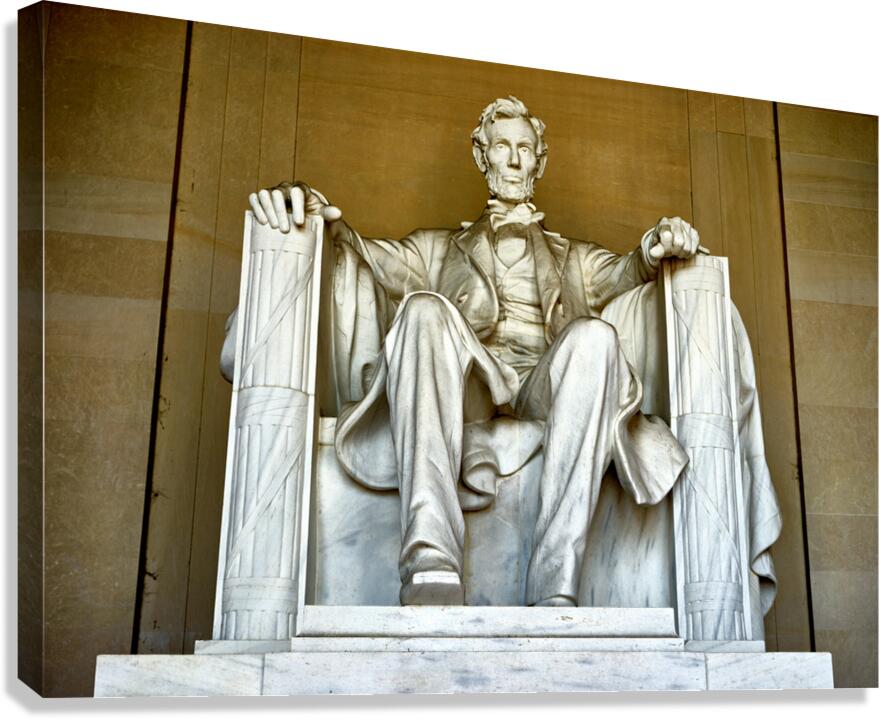 Marble statue of Abraham Lincoln in Lincoln Memorial