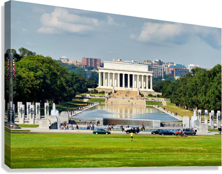 Lincoln memorial from national mall in washington d.c