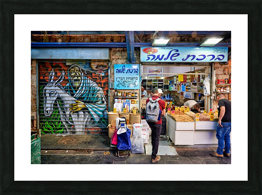 Market scene in Mahane Yehuda Market Jerusalem Israel Impression et Cadre photo