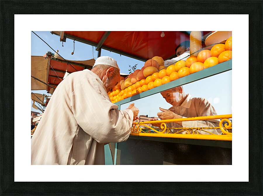 Fresh orange juice stall in Djema el Fnaa square in Marrakesh M Picture Frame print