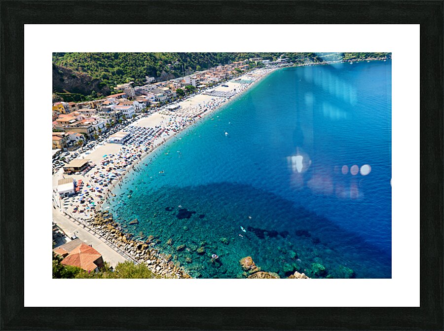 Leisure time at Marina Grande beach in Scilla Calabria Italy Impression et Cadre photo