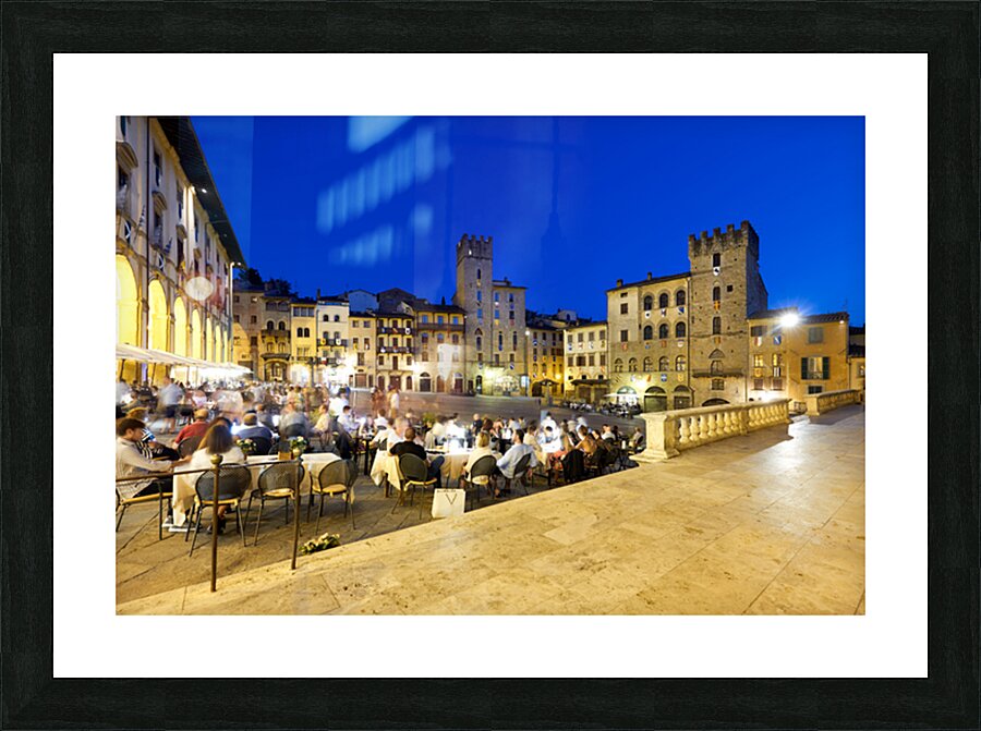 Piazza Grande at sunset offers dining and socializing in Arezzo Impression et Cadre photo