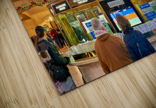 Crowd gathers at Grand Central Terminal Station in Manhattan Marco Brivio puzzle