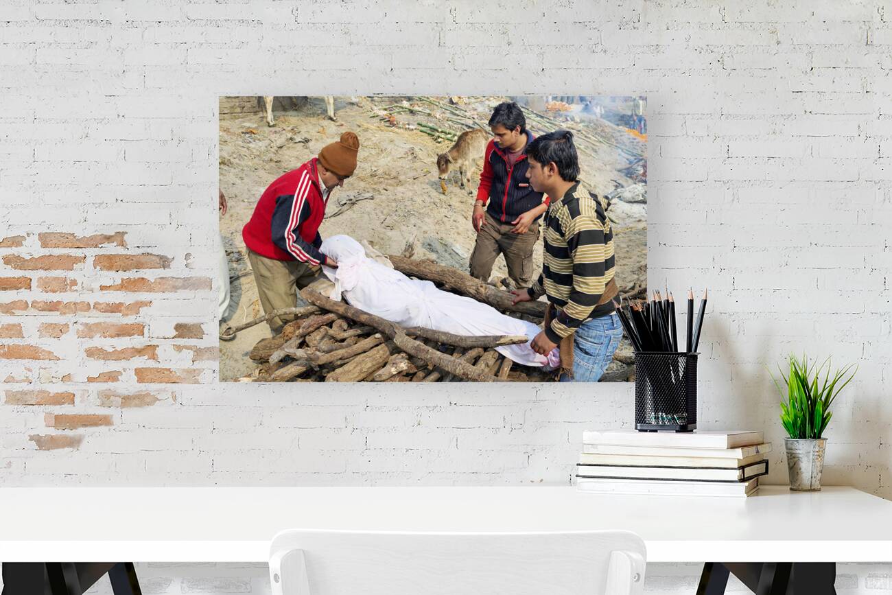 India. Varanasi Benares Uttar Pradesh. The sacred rite of hindu cremations by the river Ganges Reproduction