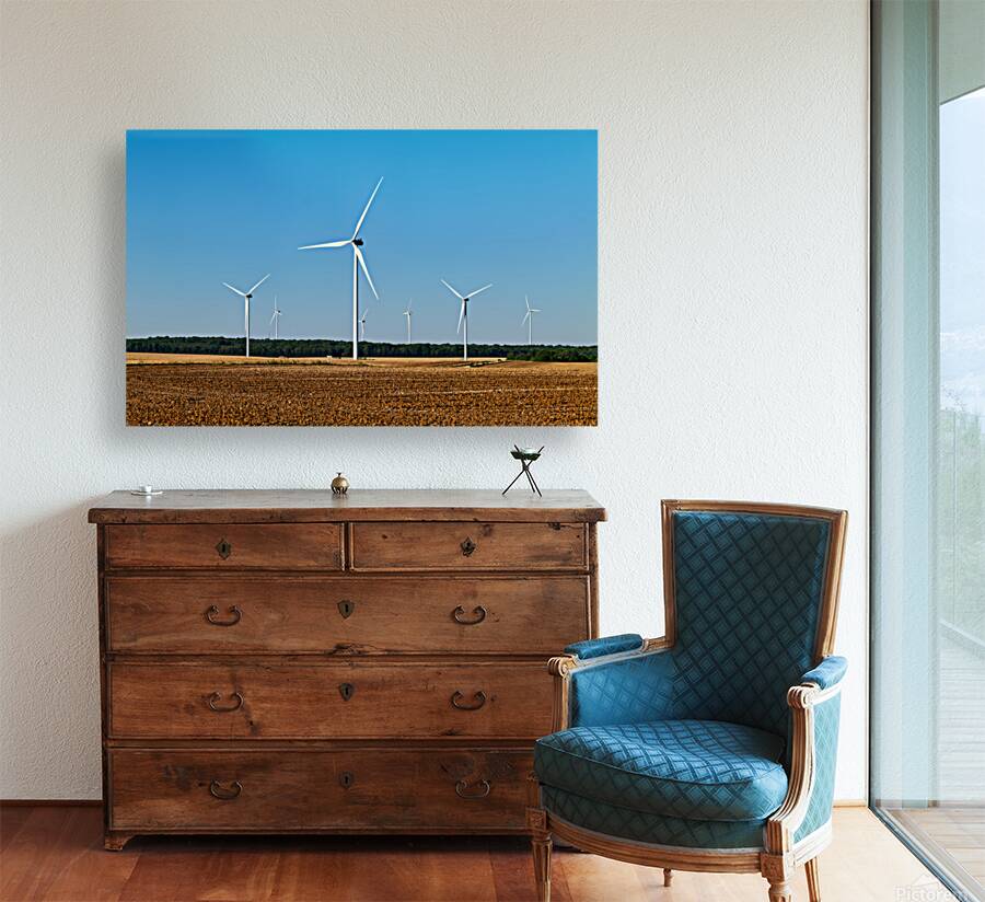 Wind power plant is located in Bourgogne France during clear da Reproduction