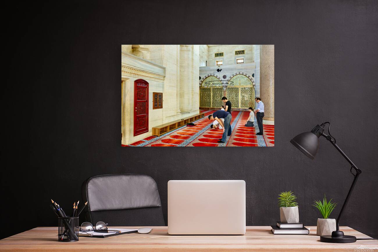 People pray inside Suleymaniye Mosque in Istanbul Turkey Reproduction