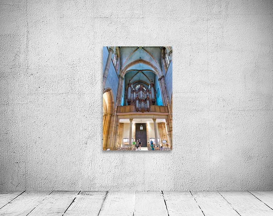 People appreciate the architecture and history of St Wall Preview