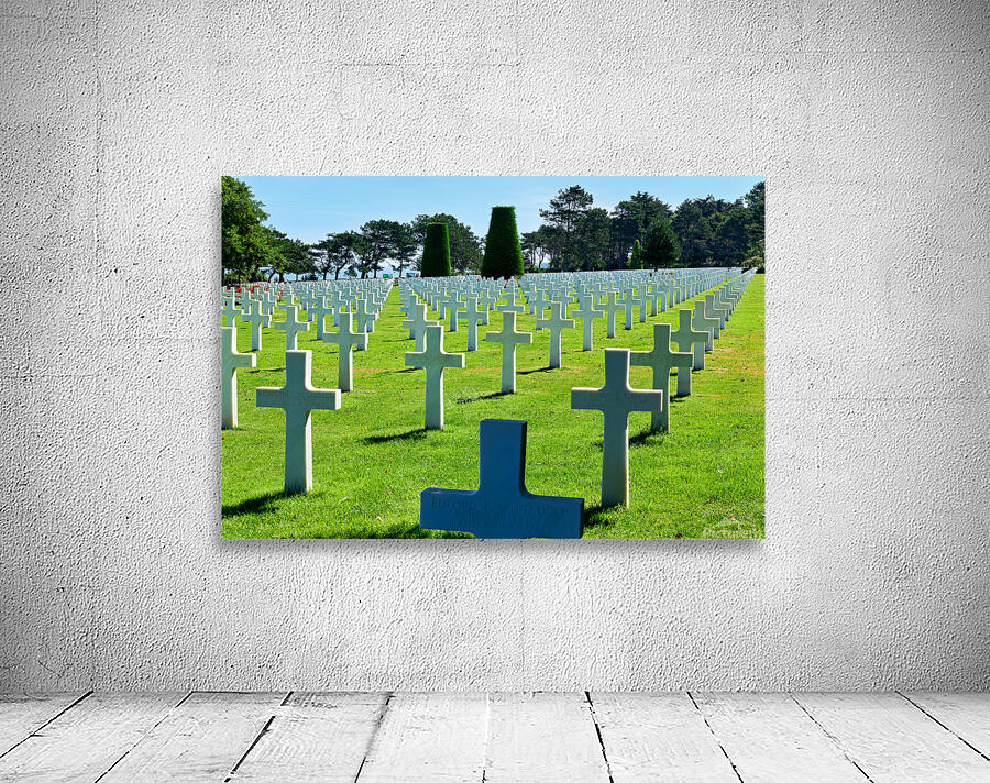 Grave markers at Normandy American Cemetery in Colleville sur Me Wall Preview