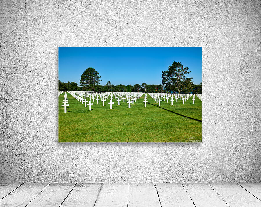 Grave markers at Normandy American Cemetery in Colleville sur Me Wall Preview