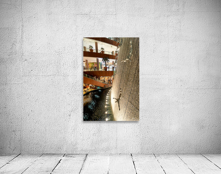 Diving figures at Dubai Mall waterfall attract many visitors Wall Preview