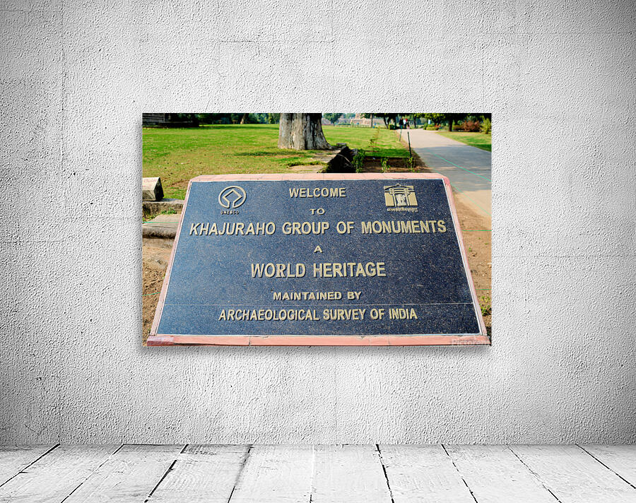 Welcome sign at Khajuraho Group of Monuments in Madhya Pradesh Wall Preview