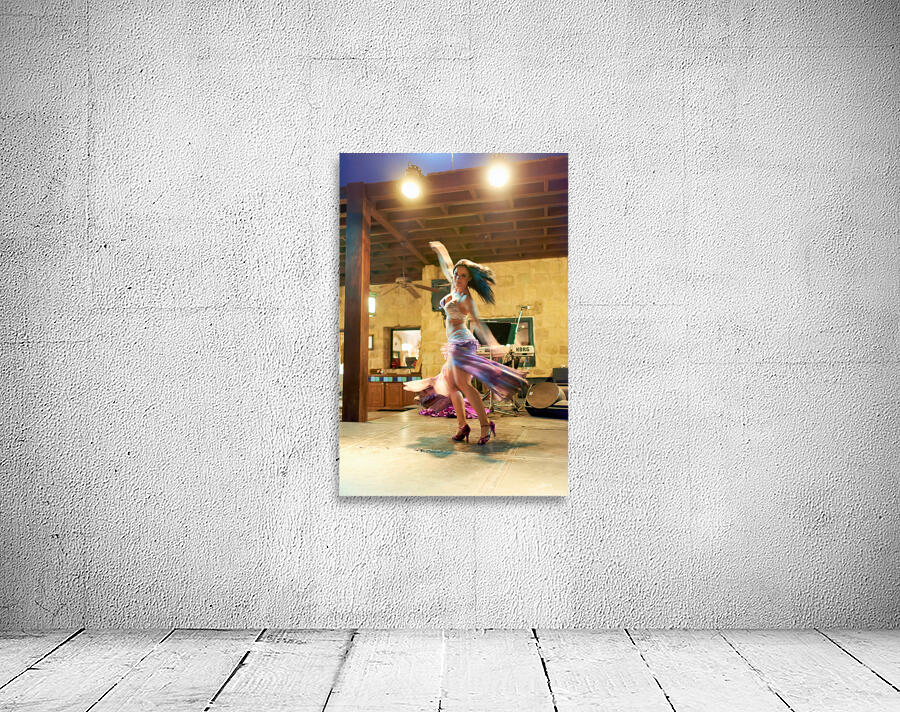 Belly dance performance in Jordan with dancers and music Wall Preview