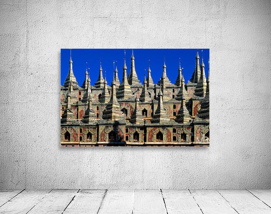 Mohnyin Thambuddhei Paya architecture in Monywa Myanmar Wall Preview