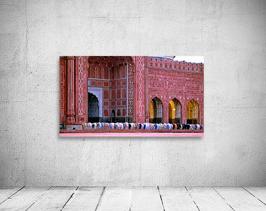 Prayer time at Badshahi Mosque in Lahore Pakistan Wall Preview