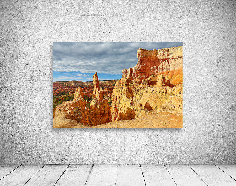 Sunrise view at Bryce Canyon National Park from Sunrise Point Wall Preview