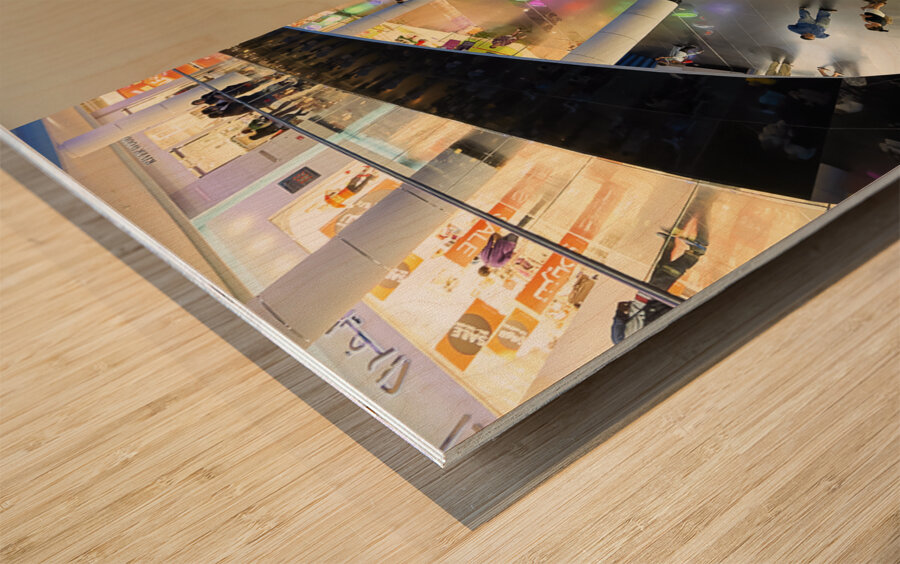 Dubai. UAE. Aquarium and underwater zoo Wood print