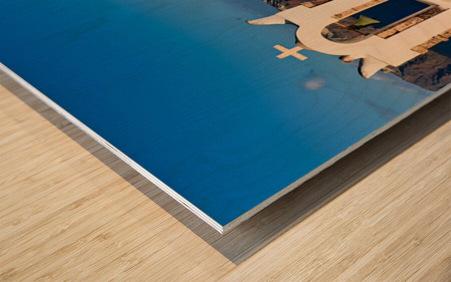 Santorini village with church bell tower overlooking caldera. Impression sur bois