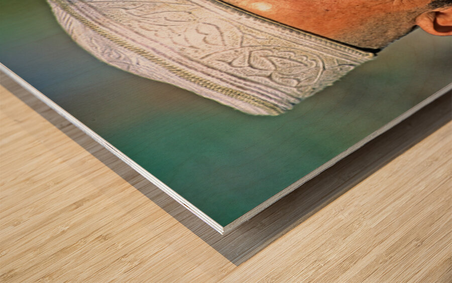 Portrait of a bearded man in Pakistan during daylight Impression sur bois