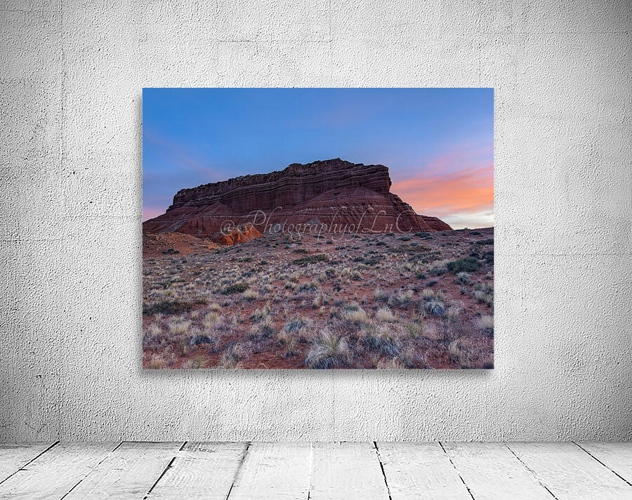Red rock at sunset Wall Preview